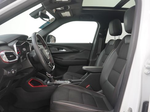 Used 2021 Chevrolet TrailBlazer RS w/ Sun and Liftgate Package image 24