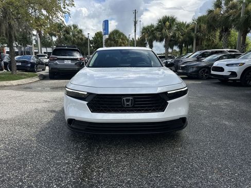 Used 2025 Honda Accord SE image 9