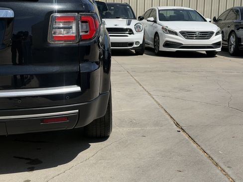 Used 2014 GMC Acadia SLT FWD image 10