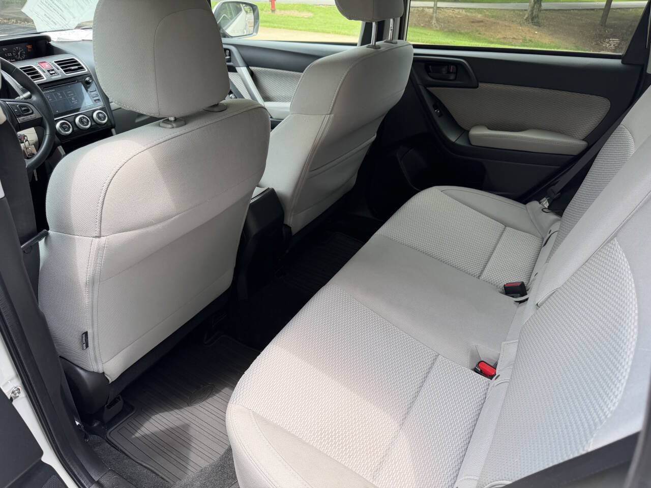 Used 2017 Subaru Forester 2.5i Premium AWD/4WD image 5