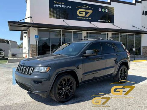 Used 2017 Jeep Grand Cherokee Altitude RWD image 1