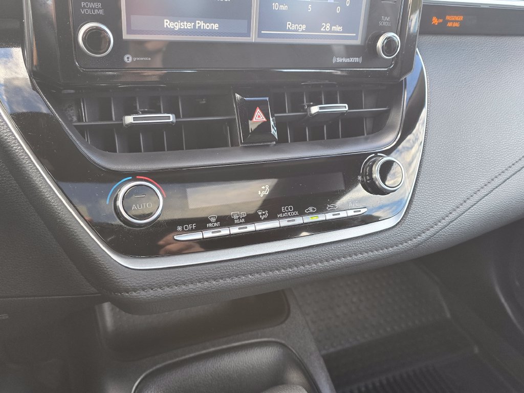 Used 2022 Toyota Corolla SE w/ SE Premium Package FWD image 23