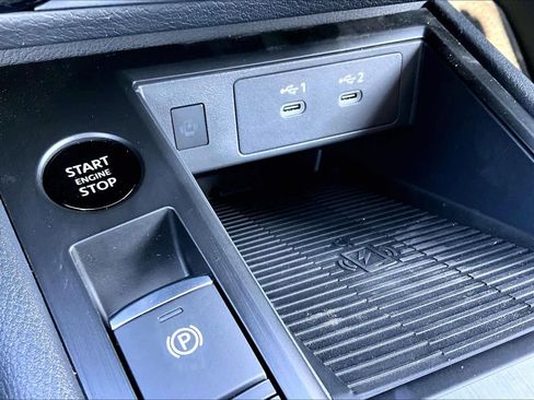 New 2026 Nissan Kicks SV image 18