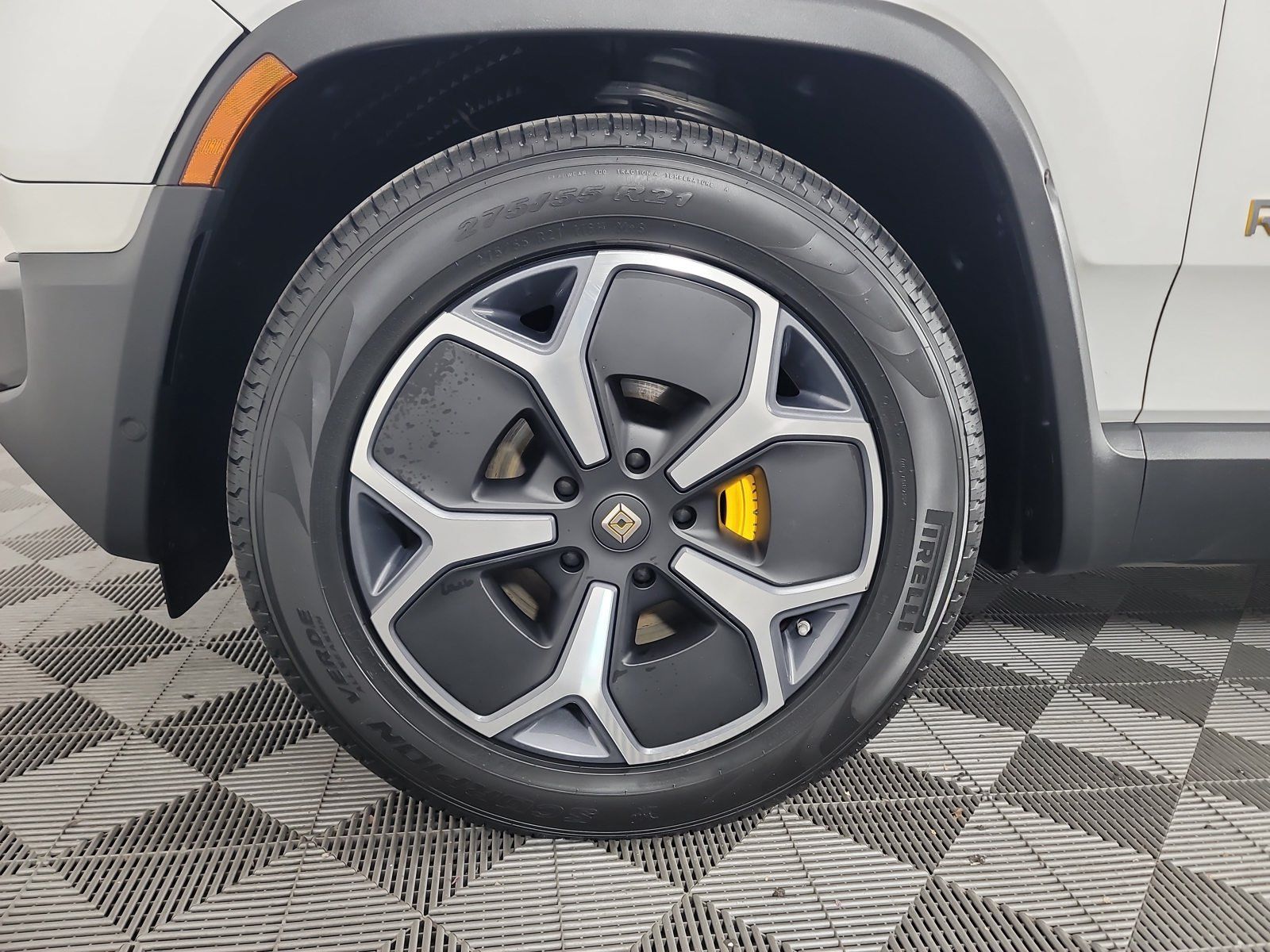 Used 2022 Rivian R1T Adventure AWD/4WD image 9