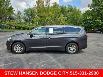 Used 2023 Chrysler Pacifica Touring-L