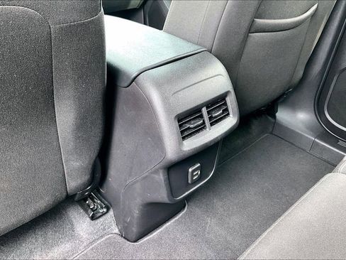 Used 2024 Chevrolet Equinox LT image 10