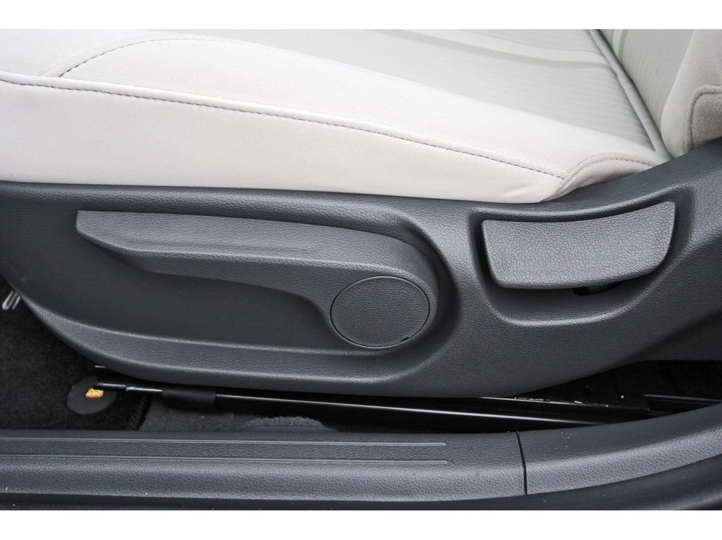 Used 2025 Hyundai Sonata SE FWD image 30