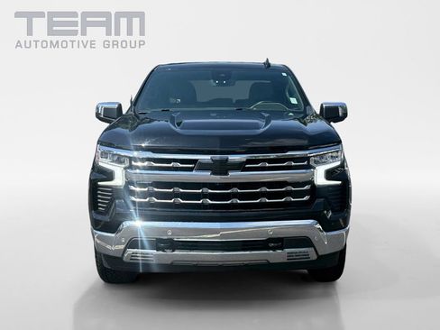 Used 2023 Chevrolet Silverado 1500 LTZ AWD/4WD image 2