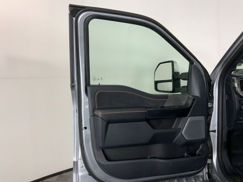 Used 2024 Ford F350 Platinum w/ FX4 Off-Road Package image 17