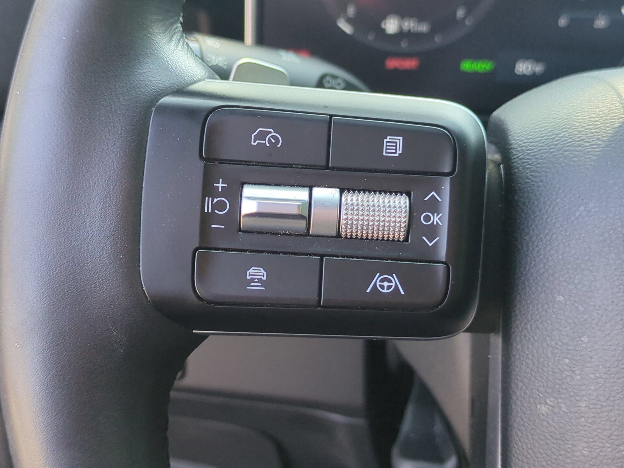 Used 2024 Hyundai Santa Fe Limited AWD/4WD image 16