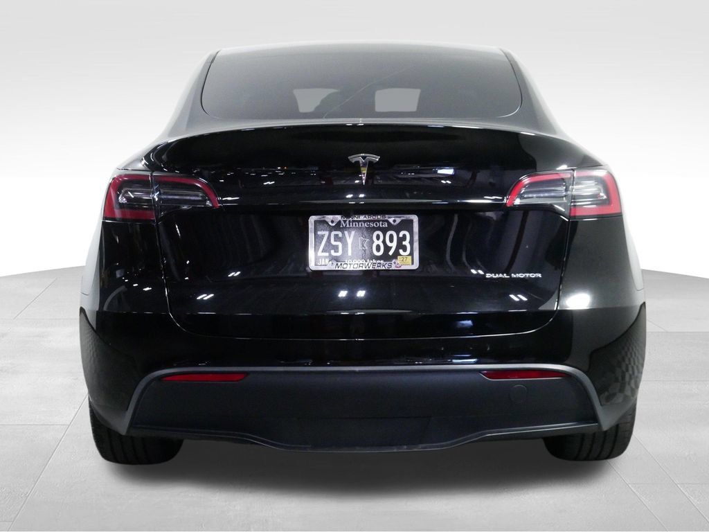 Used 2024 Tesla Model Y Long Range AWD/4WD image 9