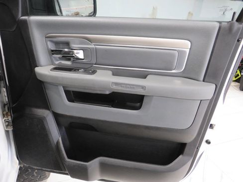 Used 2015 RAM 2500 SLT w/ Luxury Group image 31