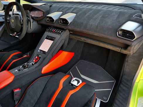 Used 2023 Lamborghini Huracan STO RWD image 7