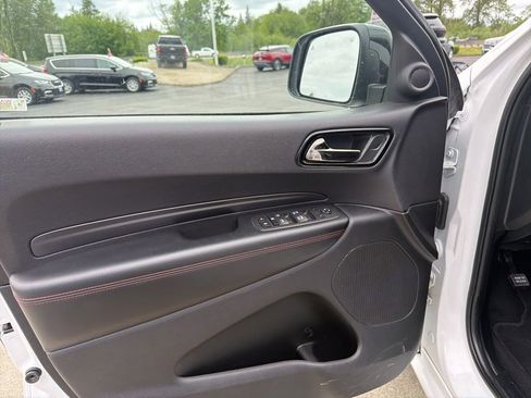 Used 2025 Dodge Durango GT AWD/4WD image 11