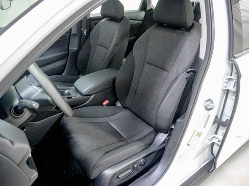 Used 2025 Honda Accord SE image 17