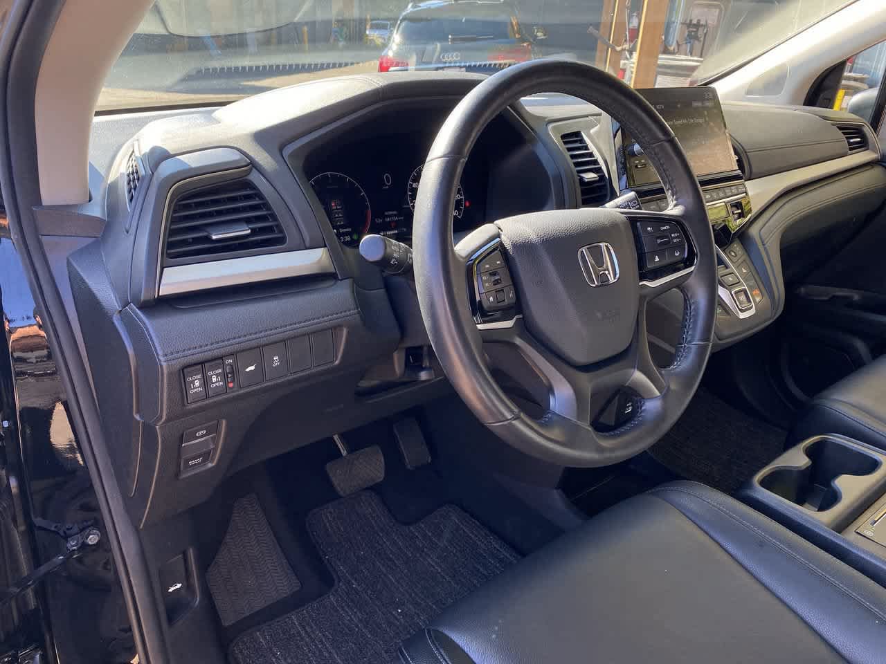 Used 2025 Honda Odyssey EX-L image 2