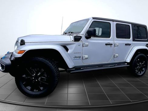 Used 2023 Jeep Wrangler Sahara image 3