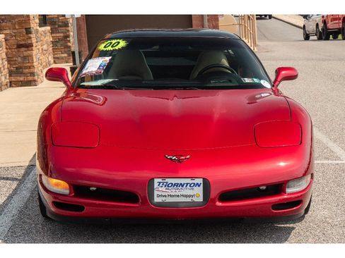 Used 2000 Chevrolet Corvette Coupe w/ Memory Pkg RWD image 8