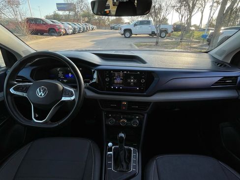 Used 2024 Volkswagen Taos SE image 10