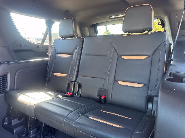 Used 2021 GMC Yukon XL AT4 w/ AT4 Premium Package AWD/4WD image 12