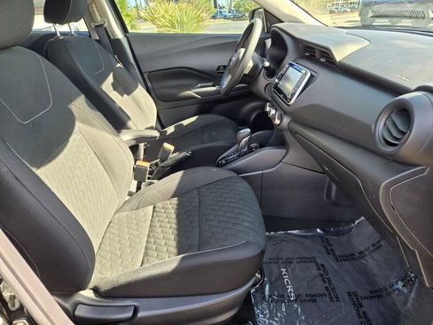 Used 2022 Nissan Kicks S w/ Interior Electronics Package FWD image 18