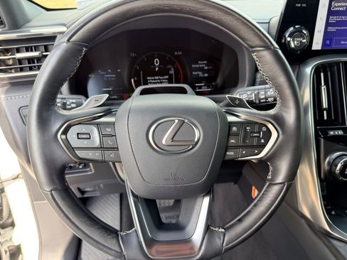 Certified 2025 Lexus LX 700h Luxury image 31