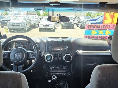 Used 2012 Jeep Wrangler Rubicon w/ PWR Convenience Group AWD/4WD image 8