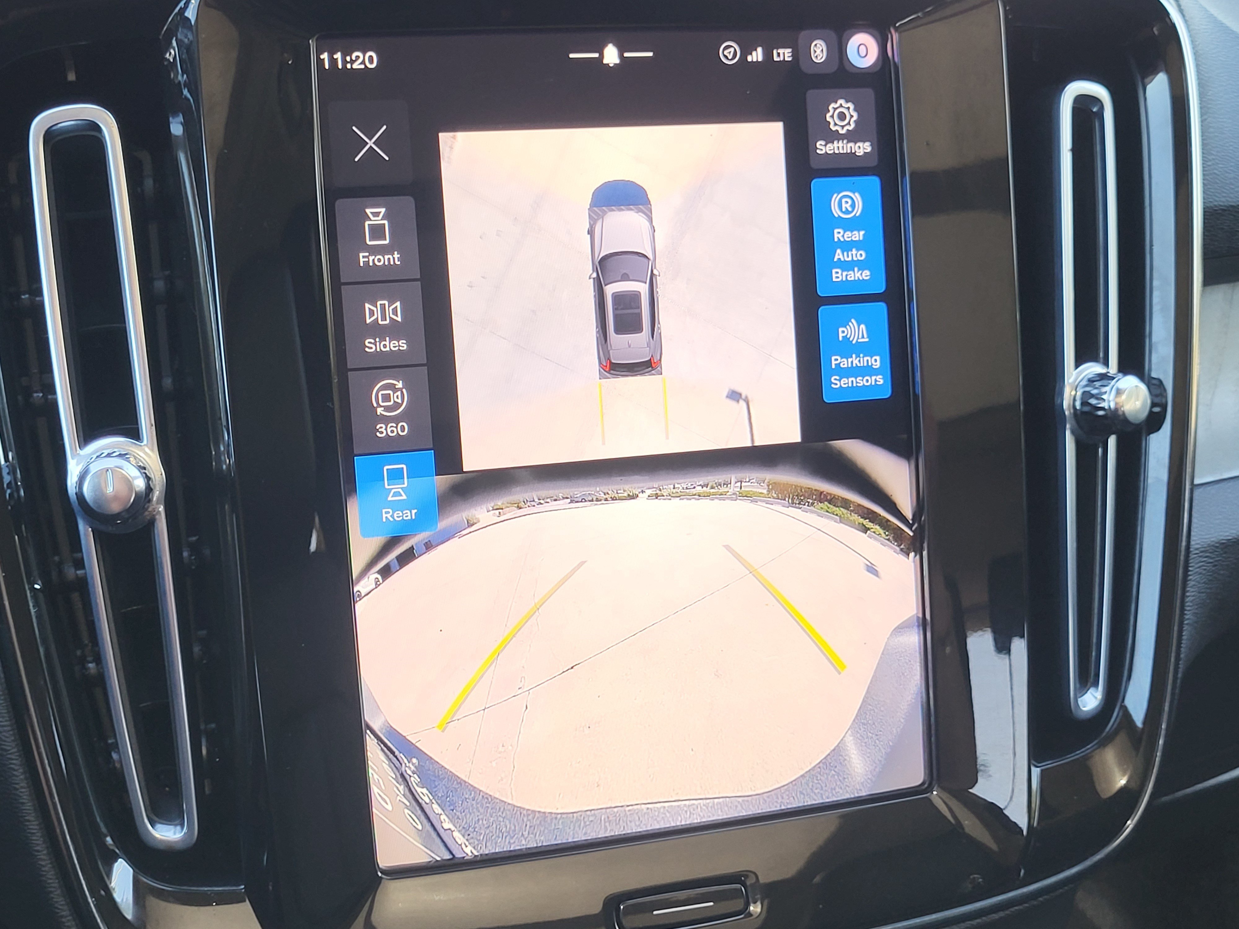 Certified 2026 Volvo XC40 B5 Plus AWD/4WD image 19