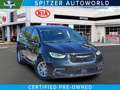 Used 2023 Chrysler Pacifica Touring-L