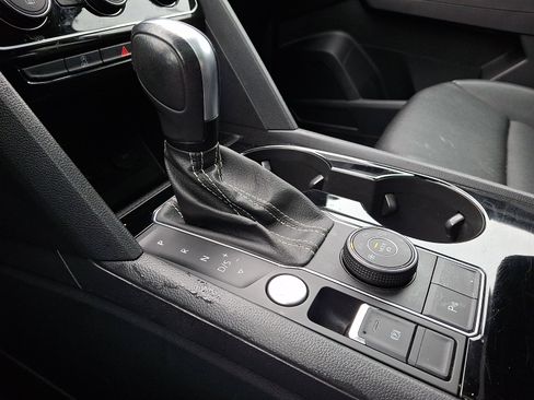 Certified 2023 Volkswagen Atlas SE image 16