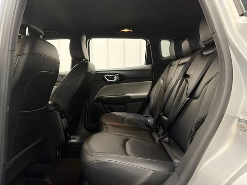 Used 2025 Jeep Compass Limited AWD/4WD image 15