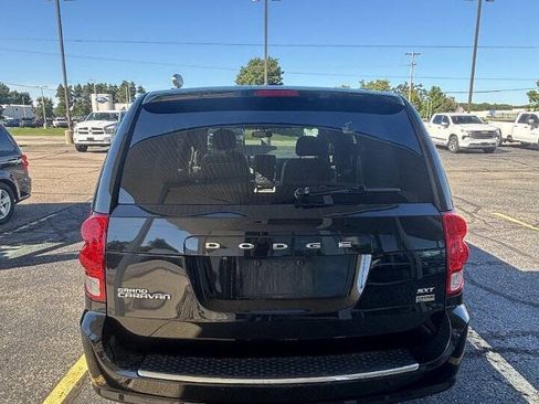 Used 2018 Dodge Grand Caravan SXT FWD image 4