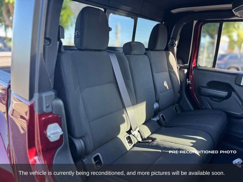 Used 2022 Jeep Gladiator Mojave AWD/4WD image 12