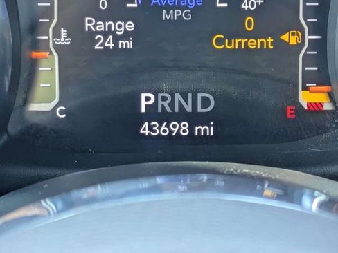 Used 2022 Jeep Wrangler Unlimited Sahara w/ LED Lighting Group AWD/4WD image 32