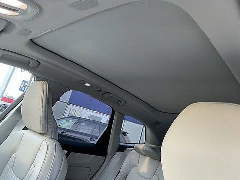 New 2026 Volvo XC60 B5 Ultra w/ Protection Package Premier AWD/4WD image 16