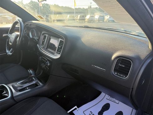 Used 2020 Dodge Charger SXT image 16