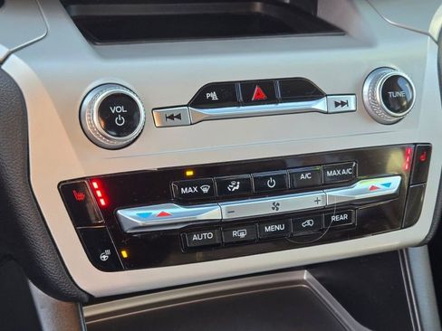 Used 2024 Ford Explorer XLT w/ Equipment Group 202A image 31