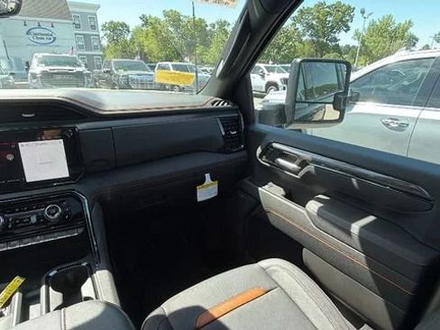 New 2026 GMC Sierra 2500 AT4 w/ Technology Package AWD/4WD image 19