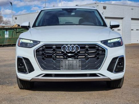 Used 2023 Audi Q5 2.0T Premium w/ Convenience Package AWD/4WD image 2