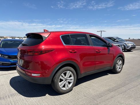 Used 2019 Kia Sportage LX FWD image 3