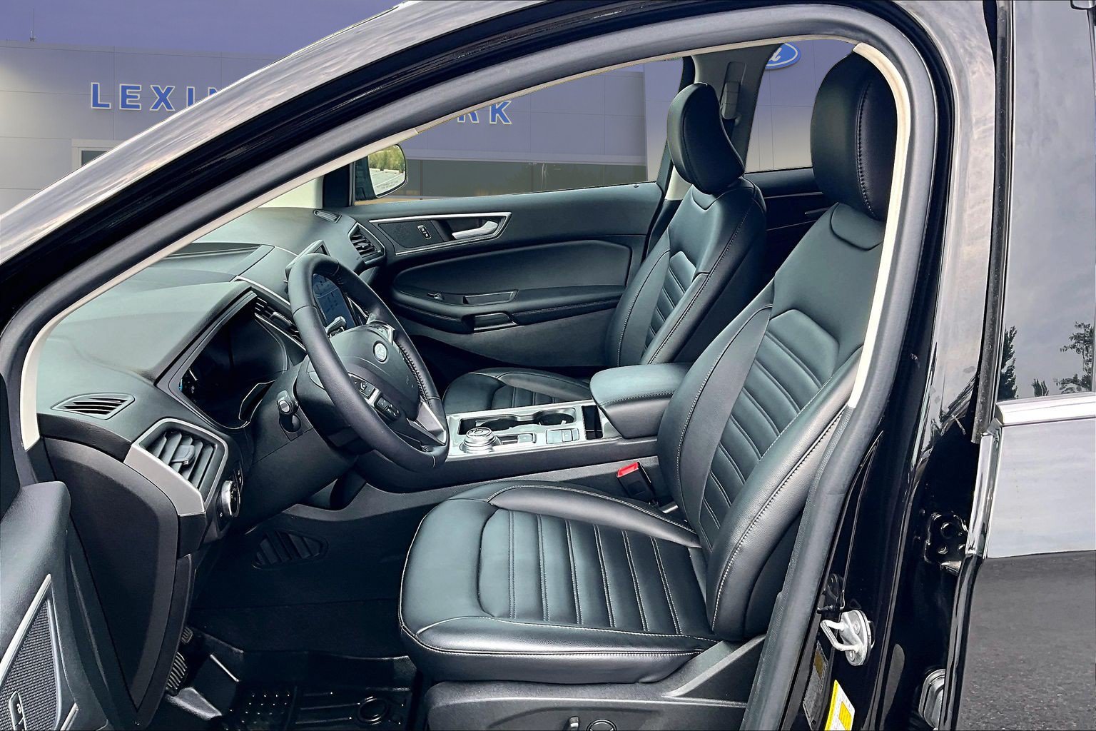 Used 2023 Ford Edge SEL w/ Convenience Package AWD/4WD image 21