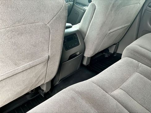 Used 2005 Chevrolet Tahoe LS w/ Preferred Equipment Group AWD/4WD image 12