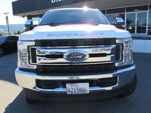 Used 2017 Ford F250 XL w/ STX Appearance Package AWD/4WD image 2