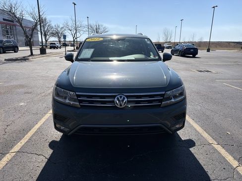 Used 2019 Volkswagen Tiguan SEL image 2