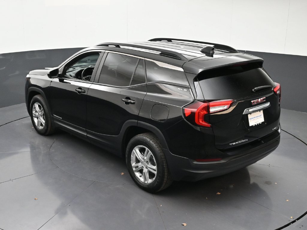 Used 2023 GMC Terrain SLE w/ Driver Convenience Package AWD/4WD image 18