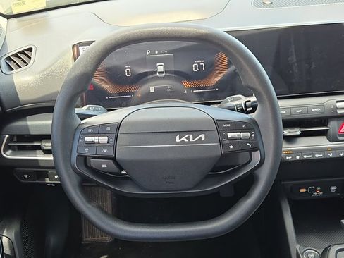 Used 2025 Kia K4 FWD image 26