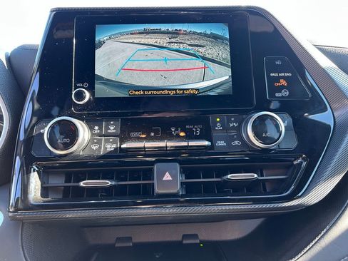Used 2025 Toyota Highlander XSE image 17