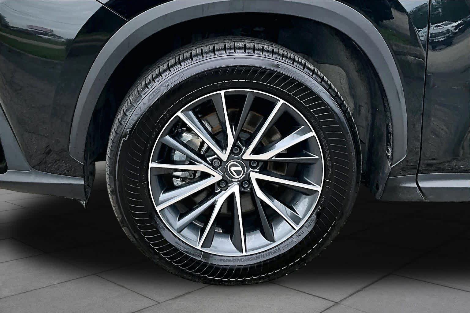 Used 2025 Lexus NX 250 FWD w/ Accessory Package (Z2) image 11