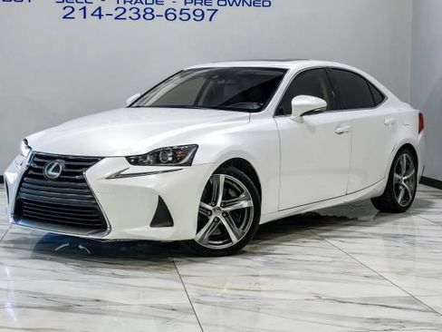 Used 2017 Lexus IS 200t w/ Premium Package RWD image 2