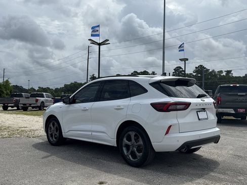 Used 2023 Ford Escape ST-Line w/ Tech Pack #1 FWD image 7